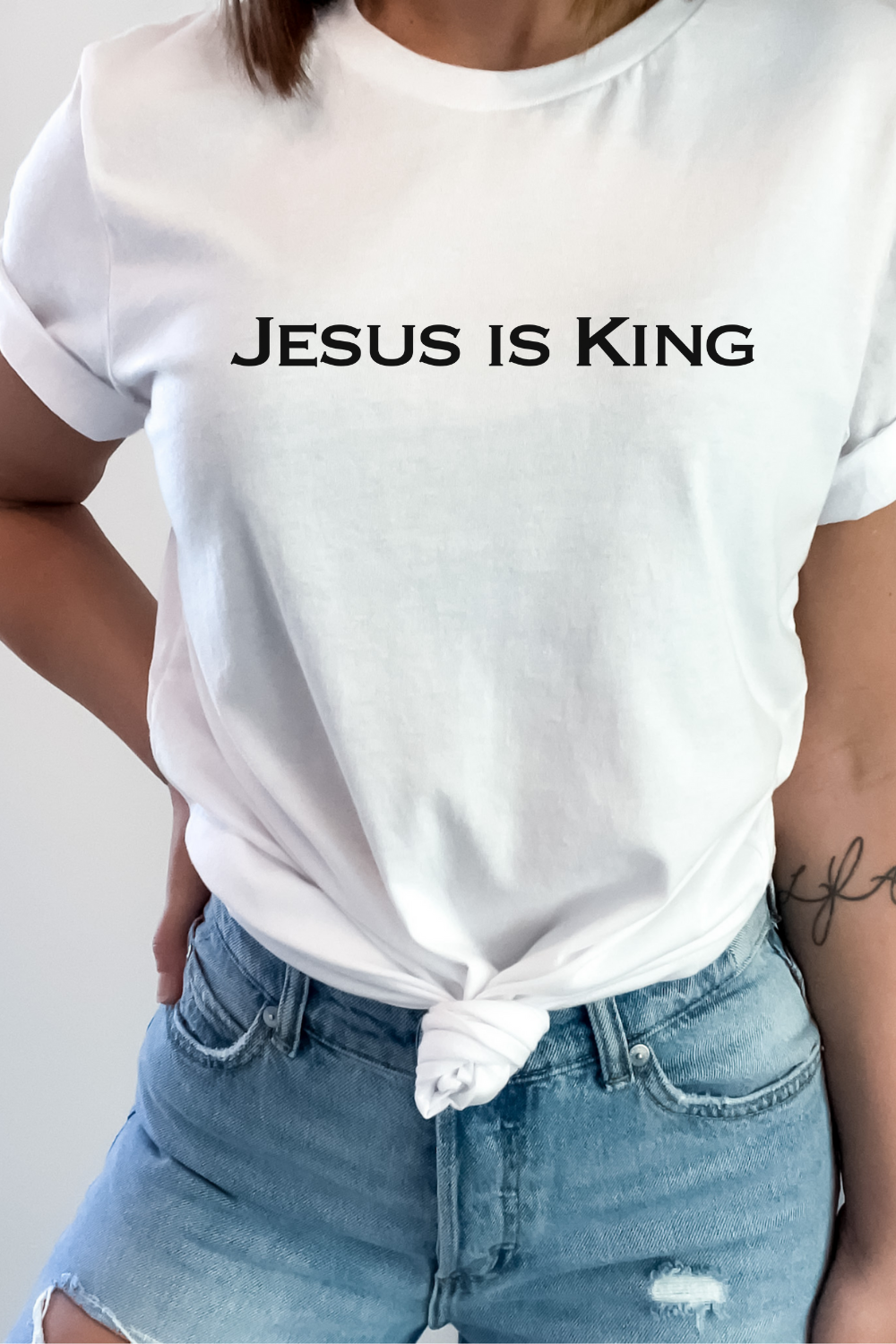Jesus Is King Graphic Tee