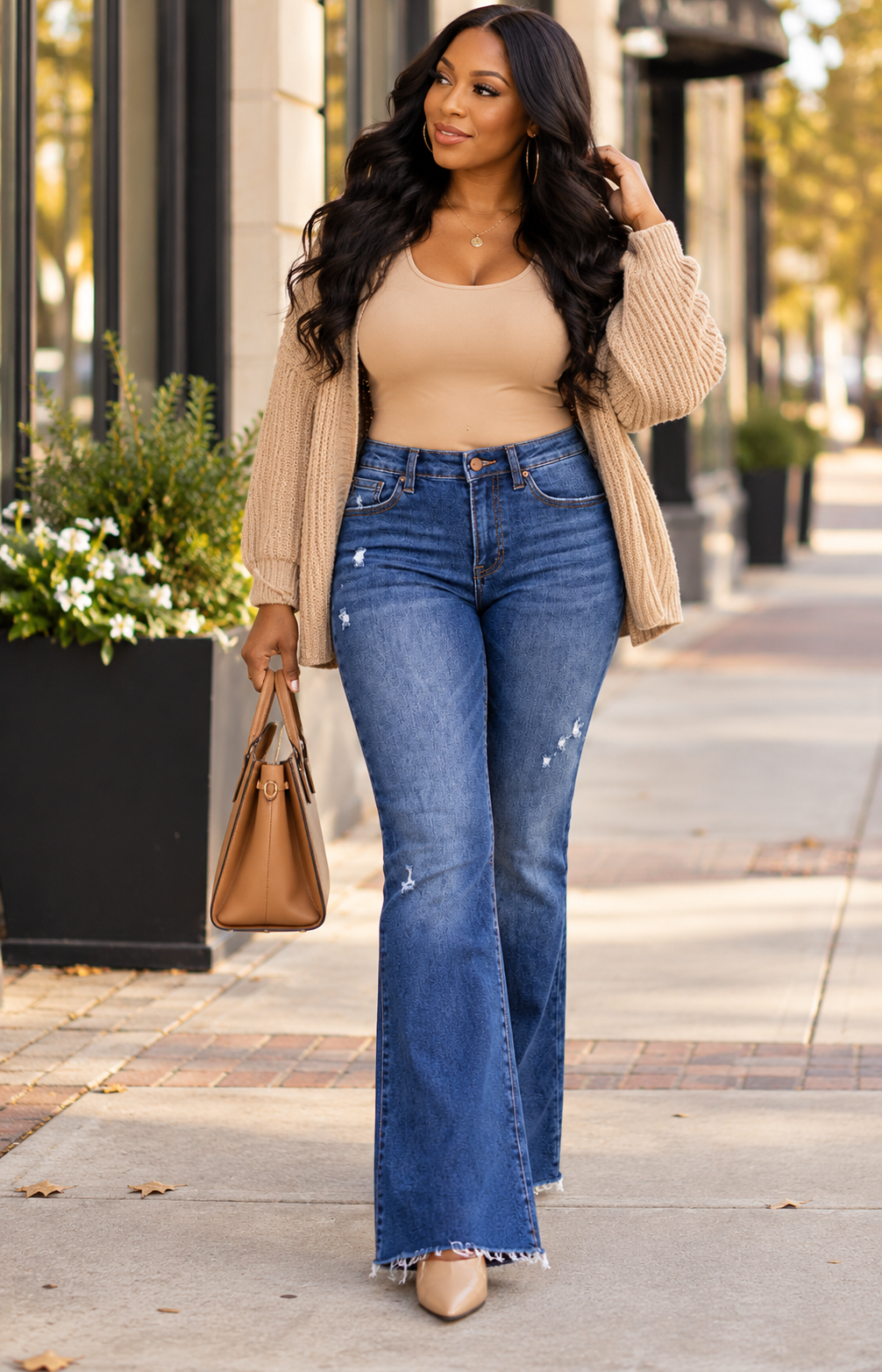 Risen distressed flare jeans in outdoor fall street-style look